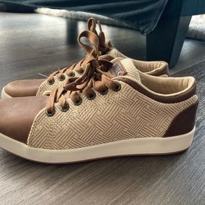 Brand new - Kodiak woman shoes 6.5